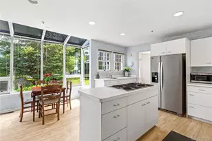 44 Alex Dr, White Plains, NY 10605 - Photo 8