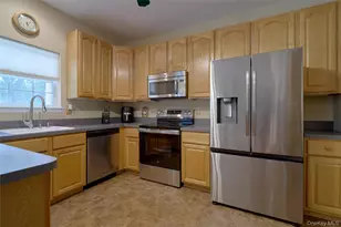 11 Embassy Rd, Selden, NY 11784 - Photo 6