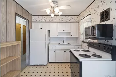 695 Eileen Court, Franklin Square, NY 11010 - Photo 6