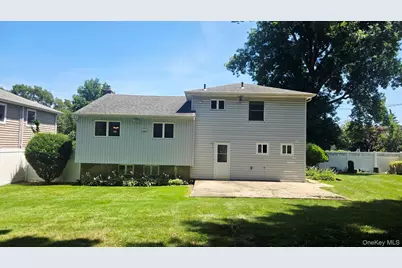 27 Humphrey Drive, Syosset, NY 11791 - Photo 22
