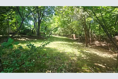27 Humphrey Drive, Syosset, NY 11791 - Photo 24