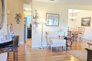 27 Humphrey Dr, Syosset, NY 11791 - Photo 4