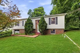 86 Spackenkill Rd, Poughkeepsie, NY 12603 - Photo 2