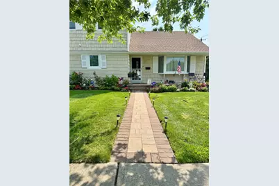 2327 Penatiquit Avenue, Seaford, NY 11783 - Photo 2