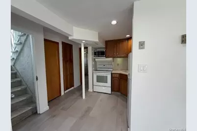 276 N Lewis Avenue, Lindenhurst, NY 11757 - Photo 10
