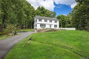 2 Hachaliah Brown Dr, Somers, NY 10589 - Photo 2
