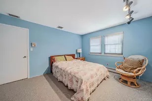 211 Meredith Ln, West Hempstead, NY 11552 - Photo 16