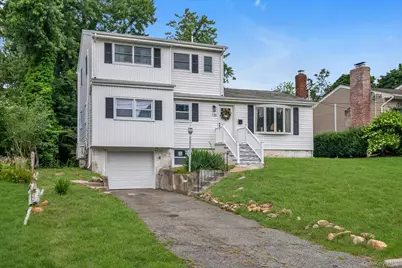 120 Glenwood Road, Glenwood Landing, NY 11547 - Photo 20