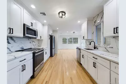 37 Storyland Lane, East Setauket, NY 11733 - Photo 2