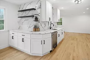 37 Storyland Ln, East Setauket, NY 11733 - Photo 8