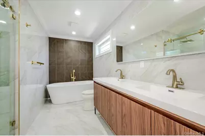 64 Landau Avenue, Elmont, NY 11003 - Photo 18