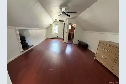 300 Beachview Street, Copiague, NY 11726 - Photo 14
