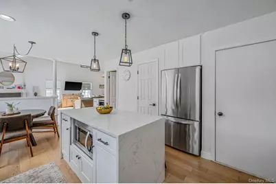 134 Paris Court, West Islip, NY 11795 - Photo 10