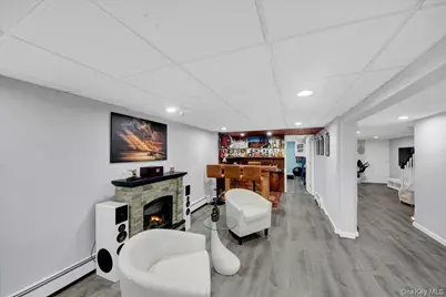 279 Throggs Neck Boulevard, Bronx, NY 10465 - Photo 24