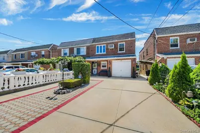 279 Throggs Neck Boulevard, Bronx, NY 10465 - Photo 2