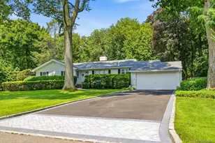 5 Libby Dr, Glen Cove, NY 11542 - Photo 2