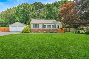 6 Hines Rd, Middle Island, NY 11953 - Photo 2