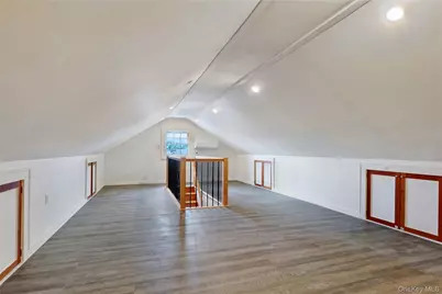 1011 Bay 24th Street, Far Rockaway, NY 11691 - Photo 32