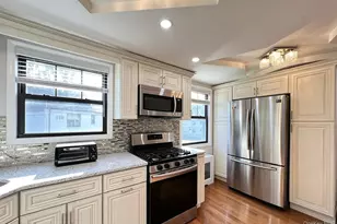 137-14 68th Dr, Flushing, NY 11367 - Photo 8