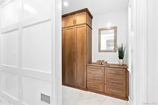 108 Tanners Pond Rd, Garden City, NY 11530 - Photo 6