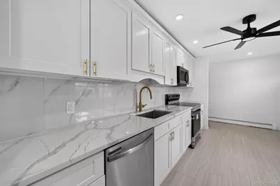 2602 Knickerbocker Avenue, Medford, NY 11763 - Photo 10