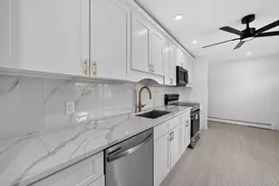 2602 Knickerbocker Ave, Medford, NY 11763 - Photo 10