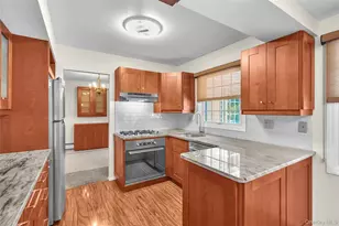 35 Royalston Ln, Centereach, NY 11720 - Photo 12