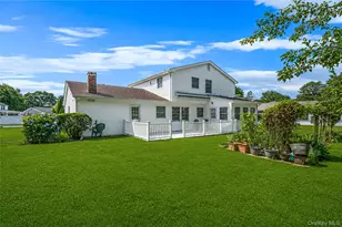 35 Royalston Ln, Centereach, NY 11720 - Photo 2