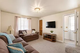 77 Driving Park Ave, Lynbrook, NY 11563 - Photo 12