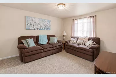 77 Driving Park Avenue, Lynbrook, NY 11563 - Photo 14