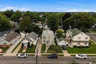 77 Driving Park Ave, Lynbrook, NY 11563 - Photo 2