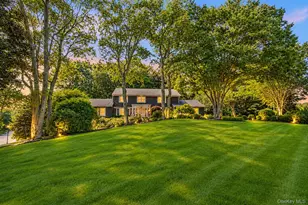 1 Winston Ct, Dix Hills, NY 11746 - Photo 2