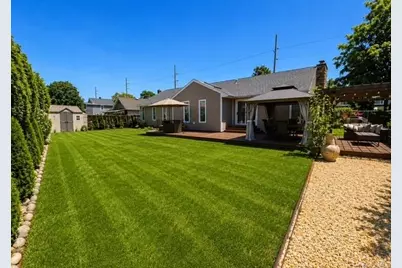 639 Elmwood Road, West Babylon, NY 11704 - Photo 6