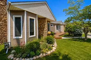 639 Elmwood Rd, West Babylon, NY 11704 - Photo 4