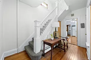 22 Devine St, Lynbrook, NY 11563 - Photo 4