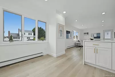 84 N Fordham Road, Hicksville, NY 11801 - Photo 8