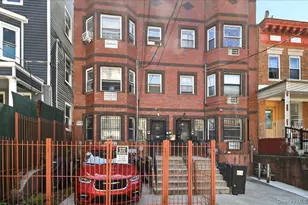 918 Summit Ave, Bronx, NY 10452 - Photo 1