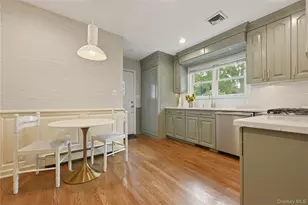 31 Yale St, Garden City, NY 11530 - Photo 8