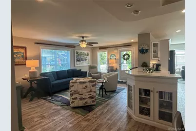 1661 Old Country Road #567, Riverhead, NY 11901 - Photo 6