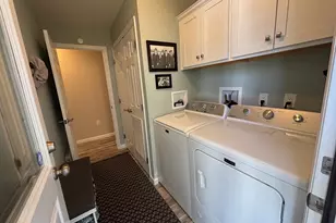 1661 Old Country Rd, Riverhead, NY 11901 - Photo 22
