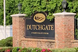 301 Willow Ln, Valley Stream, NY 11580 - Photo 14