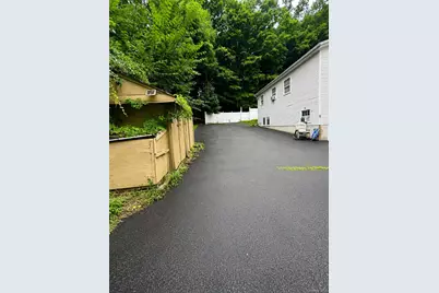 31 Regina Road, Monsey, NY 10952 - Photo 4