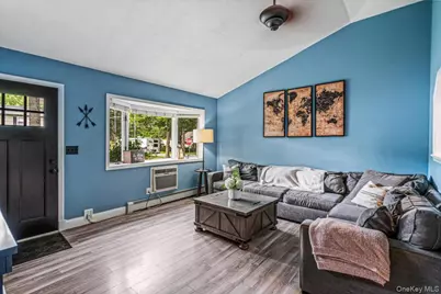4 Coleman Avenue, Patchogue, NY 11772 - Photo 4