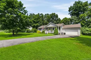 22 Rosewood Ln, Wurtsboro, NY 12790 - Photo 2