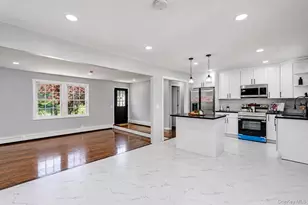 3 Park Ave, Medford, NY 11763 - Photo 6