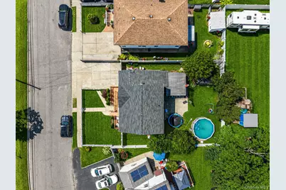 93 Deauville Boulevard, Copiague, NY 11726 - Photo 32