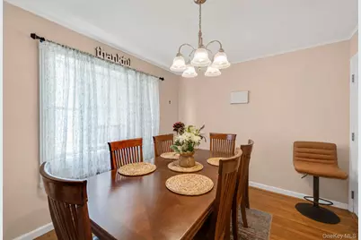 93 Deauville Boulevard, Copiague, NY 11726 - Photo 10