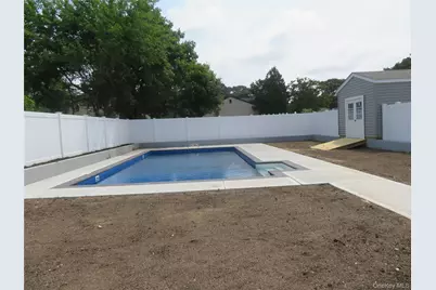 271 Washington Avenue, Patchogue, NY 11772 - Photo 8