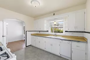 52 Fountain Pl, Poughkeepsie, NY 12603 - Photo 6