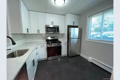 85 N Middletown Road #A4, Nanuet, NY 10954 - Photo 2